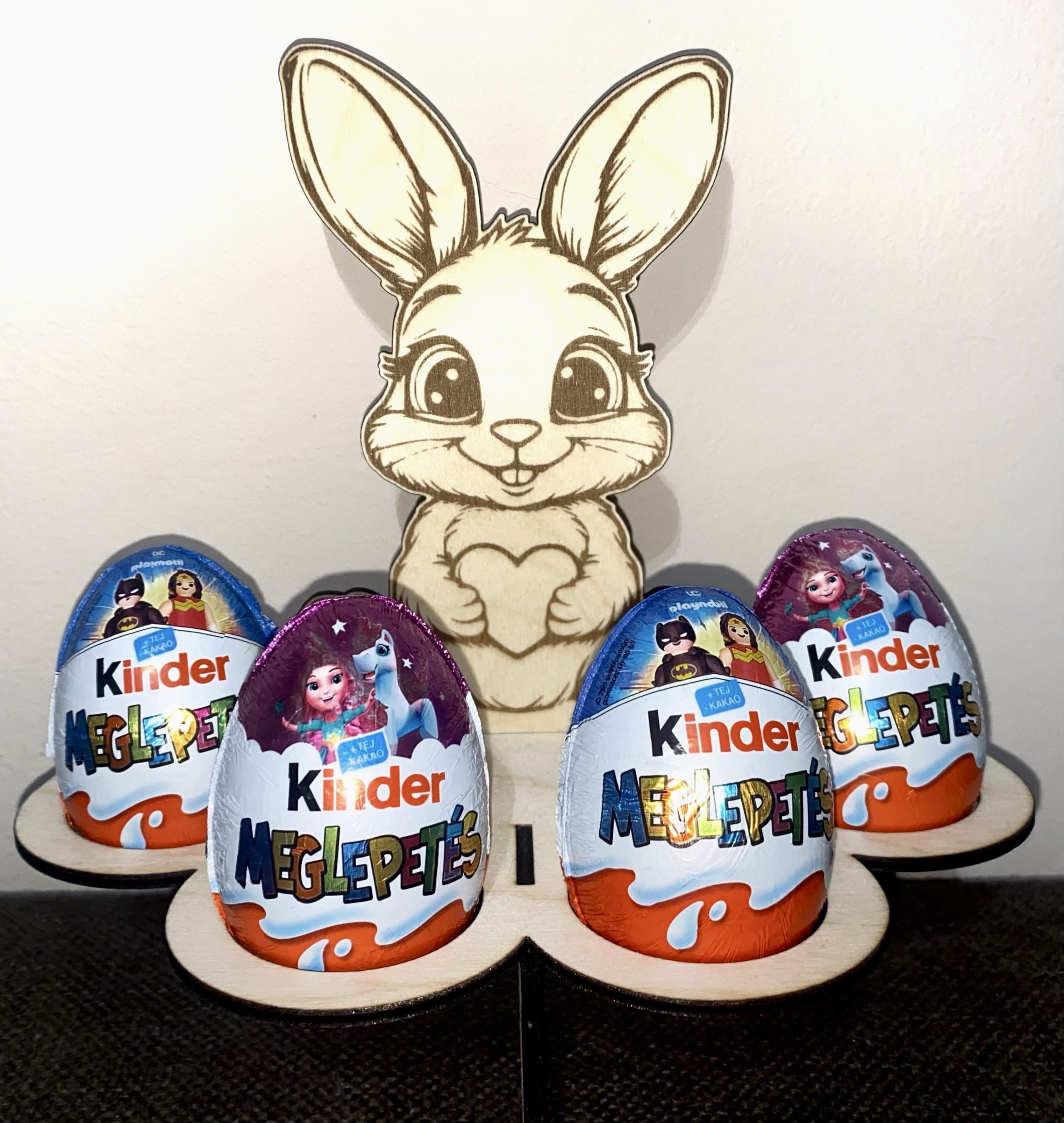 Fa húsvéti nyuszi Kinder tojás tartó – szívecskés - Image 2